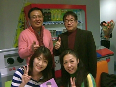 岐阜放送の日置さん、篠田アナウンサー、尾崎さんと 岐阜放送の日置さん、篠田アナウンサー、尾崎さんと
